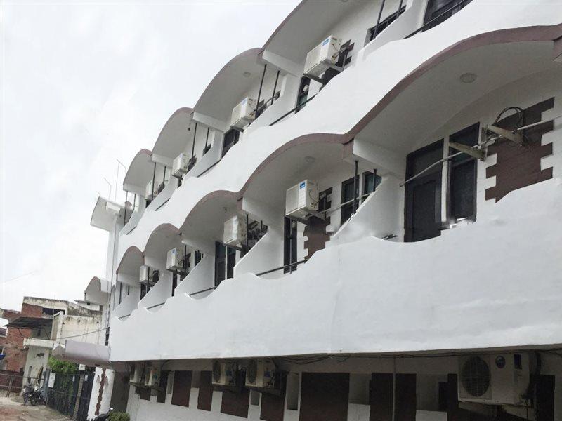 Oyo 7128 Hotel Rama Karnāl Extérieur photo